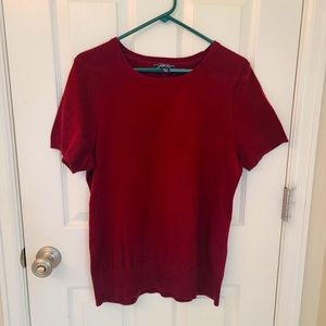EUC (like new) Lands End Maroon Short Sleeve Sweater, Size Medium Tall